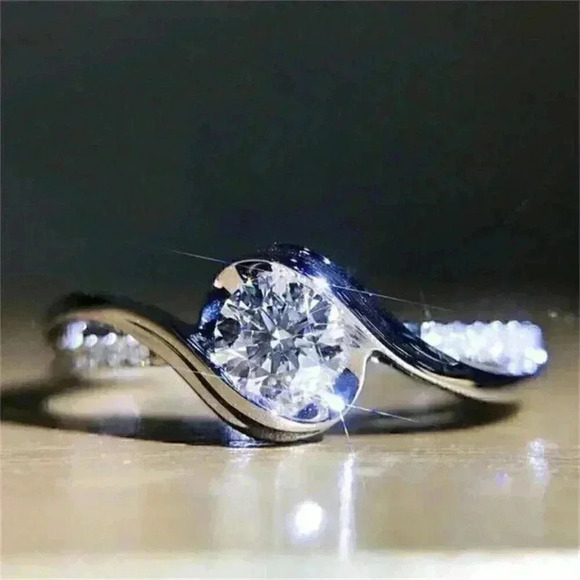 New 925 Silver Sim. Diamond Ring - Picture 1 of 5